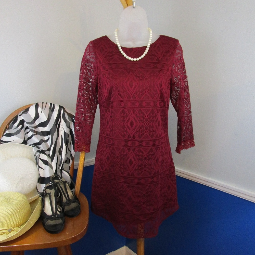 👗Host Pick👗 Burgundy Lace Party Dress